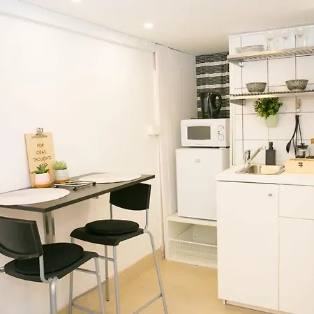 Cozy Flat @westend Shopping Center *