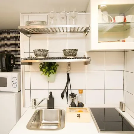 Cozy Flat @westend Shopping Center Apartment *